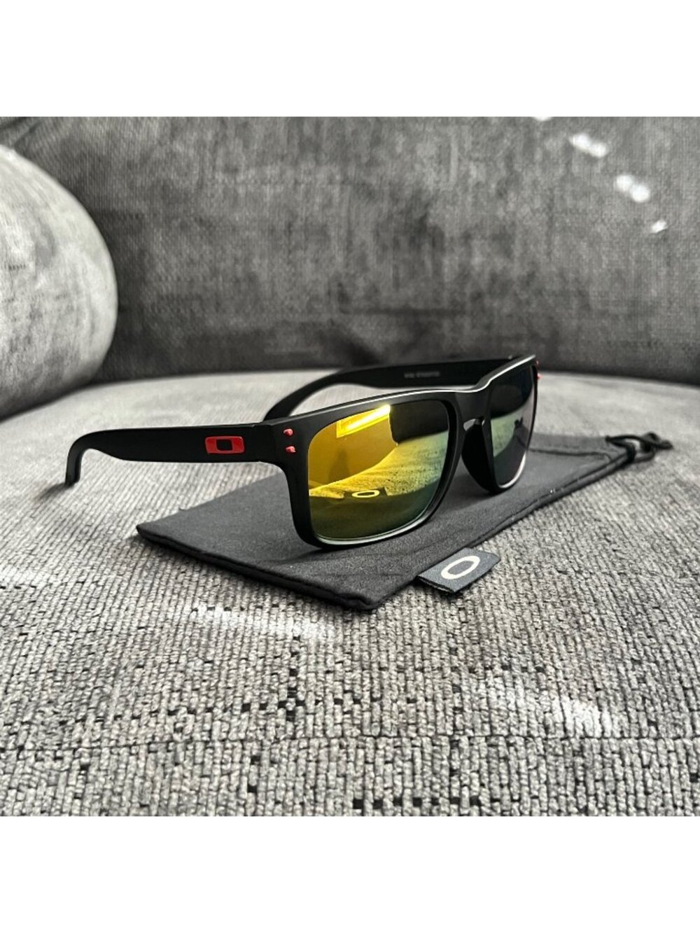 Oakley Holbrook Sunglasses 009102 Reflective Gold Lenses Red Icons - Picture 4 of 8